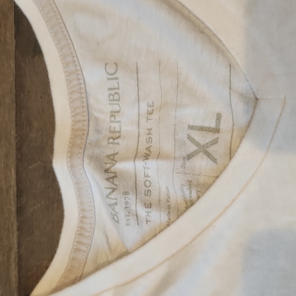 Men's Banana Republic White Soft Wash Tee V Neck size XL - Picture 2 of 4